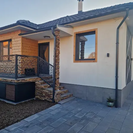 Βίλα Family House